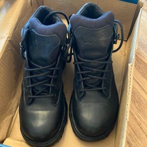 Danner women’s black boots sz 8 goretex